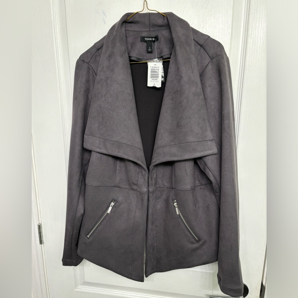 Torrid Women’s Grey Faux Suede Peplum Spread Collar Jacket Size 2X.  NWT!